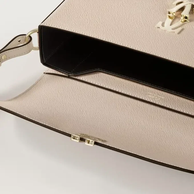 East-West-Tasche, C de Cartier