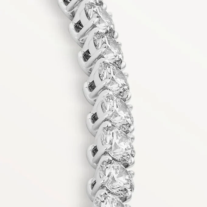 Lignes Essentielles Halskette, Diamanten im Brillantschliff