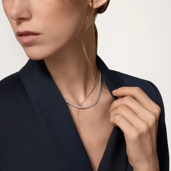 Lignes Essentielles Halskette, Diamanten im Brillantschliff