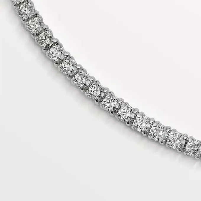 Lignes Essentielles Halskette, Diamanten im Brillantschliff