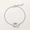 Love-Armband, an Kette