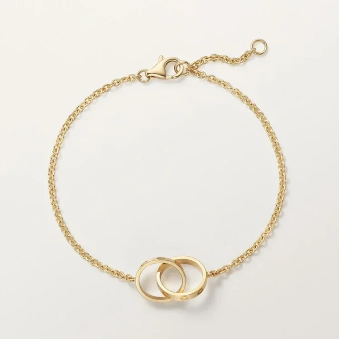 Love-Armband, an Kette