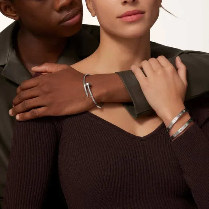 Love-Armband, klassisches Modell, gebürstet, 4 Diamanten