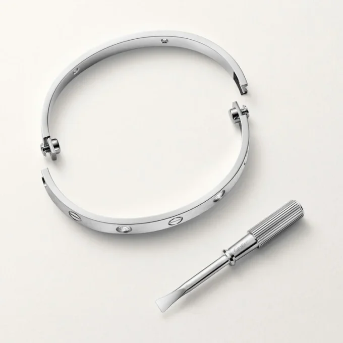 Love-Armband, klassisches Modell, gebürstet, 4 Diamanten