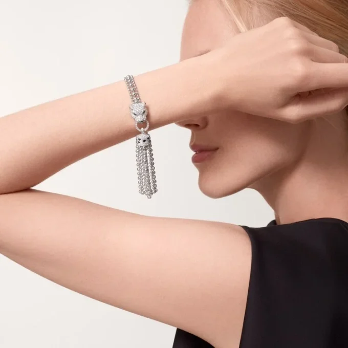 Panthere De Cartier Armband, an Kette, halb gepavé