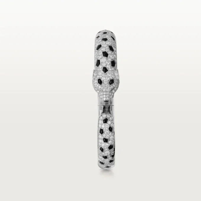 Panthere De Cartier Armband, mittleres Modell, halb pavé-besetzt