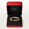 Panthere De Cartier Armband, mittleres Modell, halb pavé-besetzt