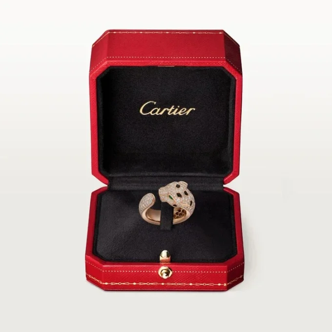 Panthere de Cartier Ring, mittleres Modell, pavé