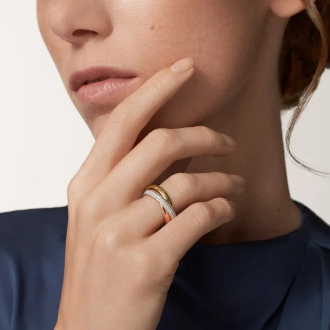 Trinity-Ring, klassisches Modell, halb pavé-besetzt